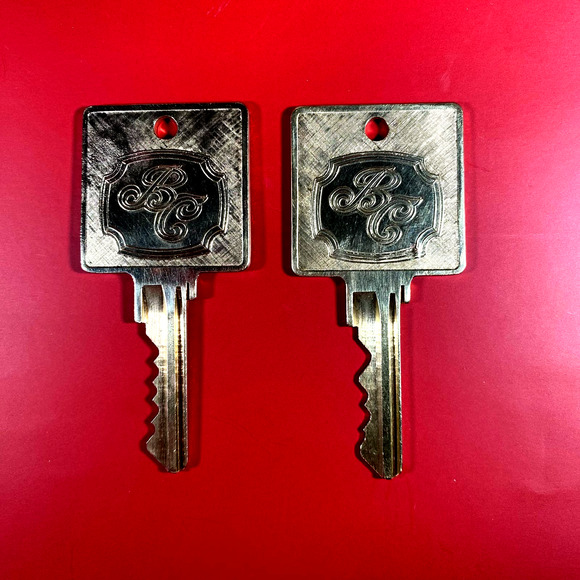 What Happens In Vegas Stays in Vegas Unless You Take the Room Key - Picture 3 of 5